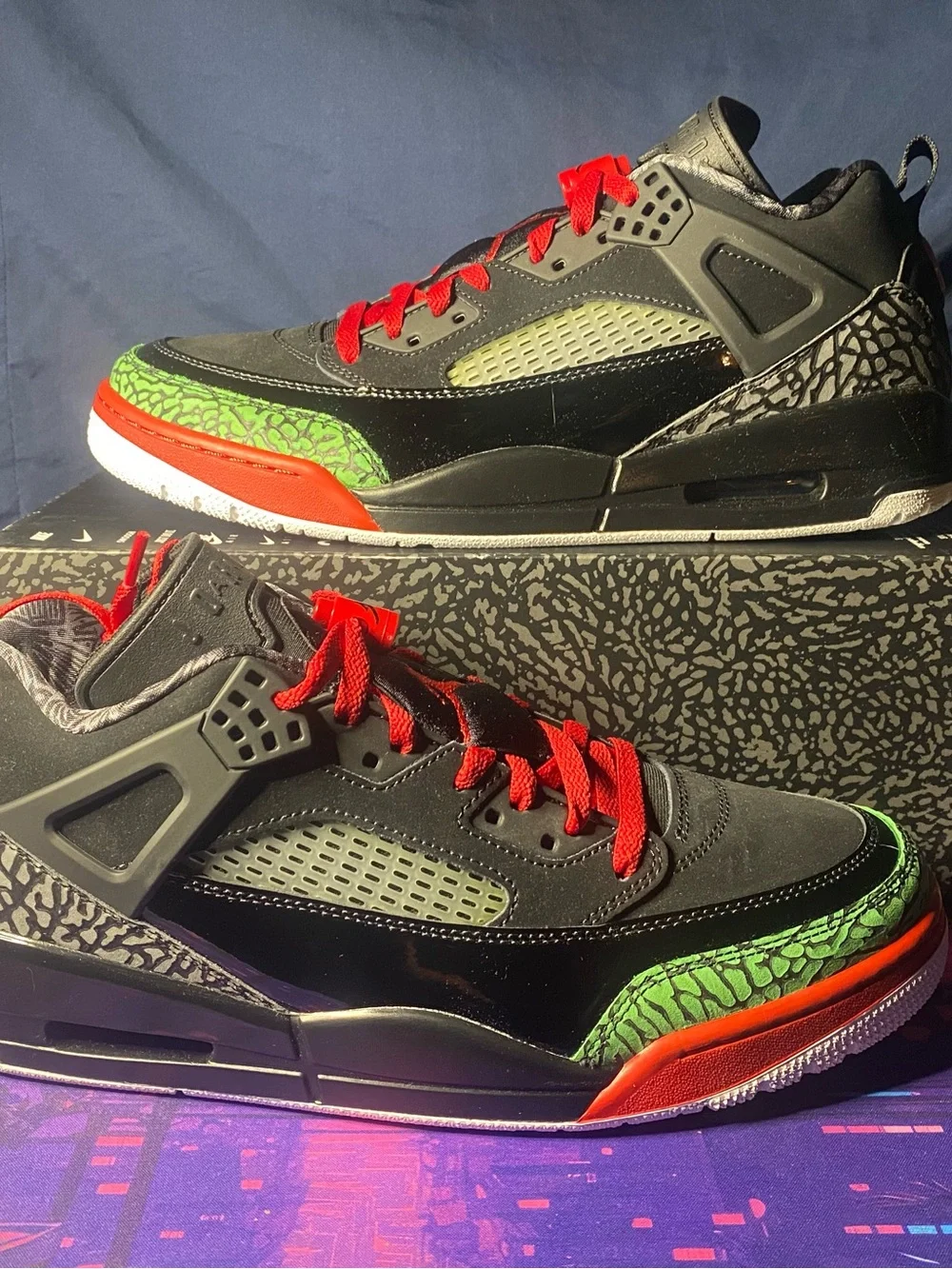 Jordan Men's Black/Red/Green Low-Top Athletic Sneakers